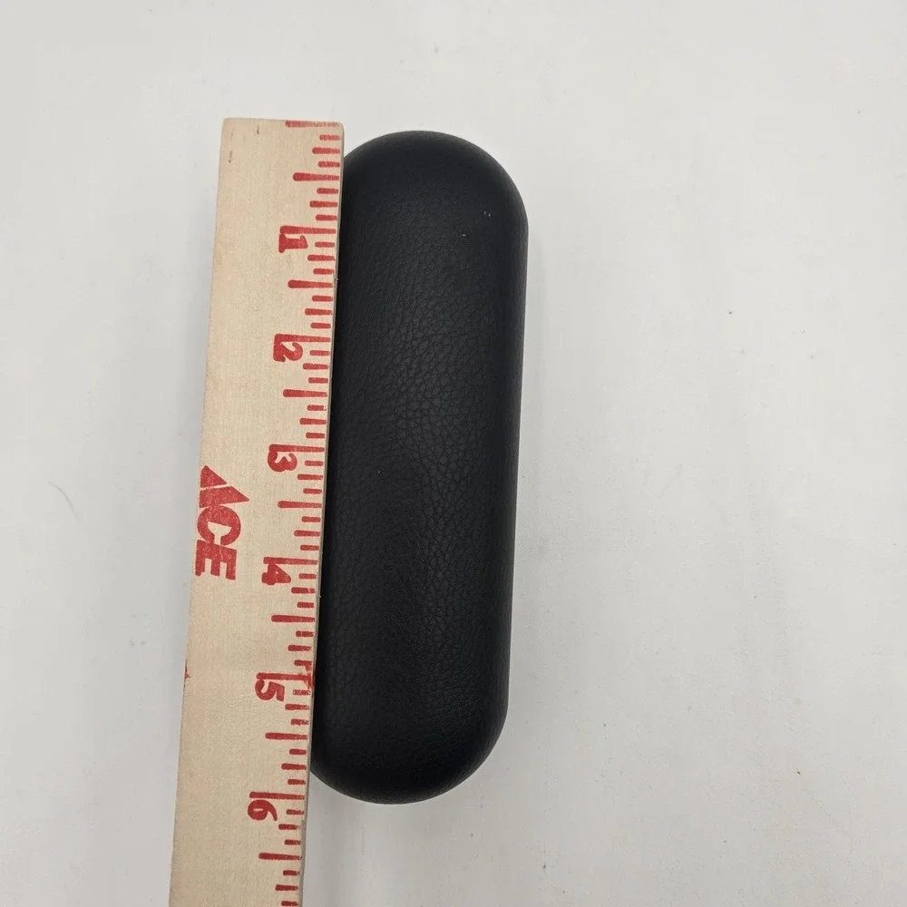 Oakley Sunglass Black Clamshell Hard‎ Case